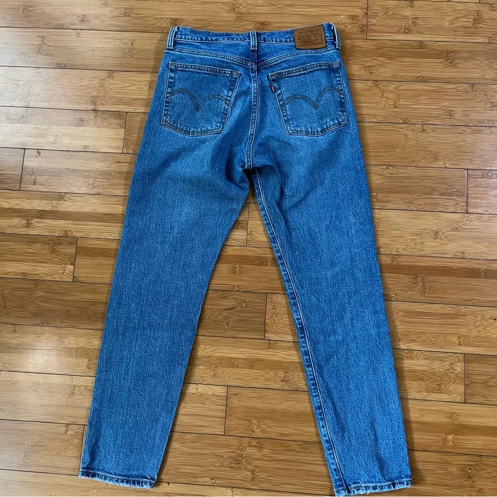 Levi's Wedgie Straight Leg Button Fly Classic Blue Jeans size 27 - Picture 4 of 12